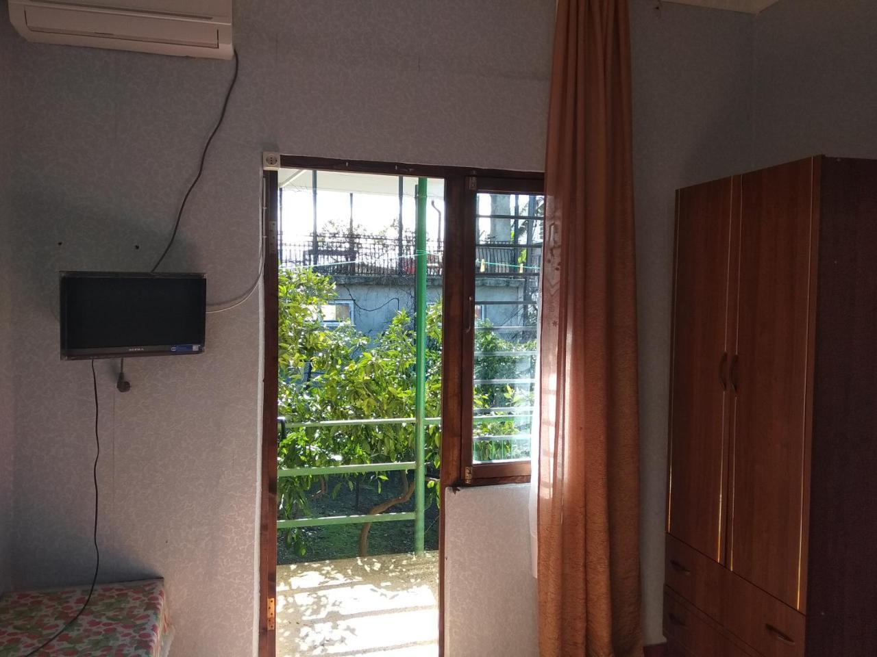Guesthouse On Kabardinskaya 139A Gagra Exterior photo