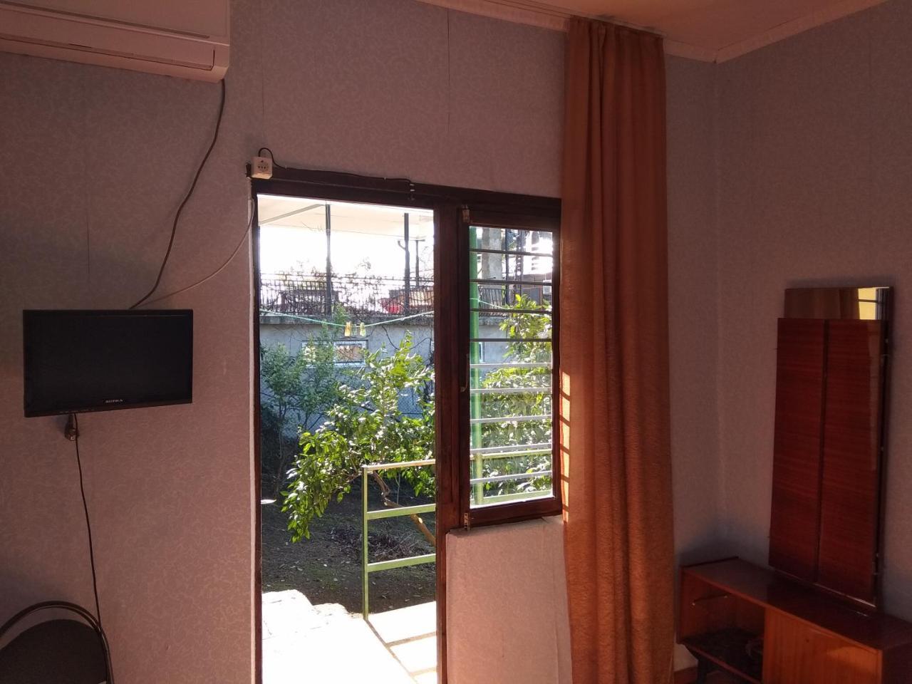 Guesthouse On Kabardinskaya 139A Gagra Exterior photo